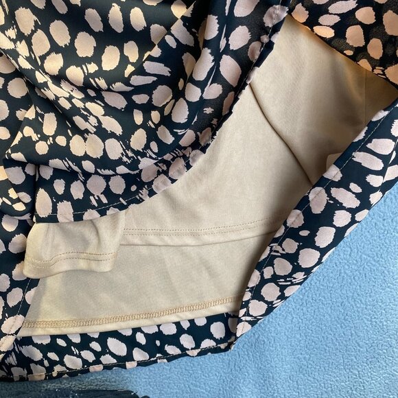 ADRIENNE Women's Blouse size medium,Animal Print,Ballon Sleeve,Lined,V Neck - Picture 7 of 7